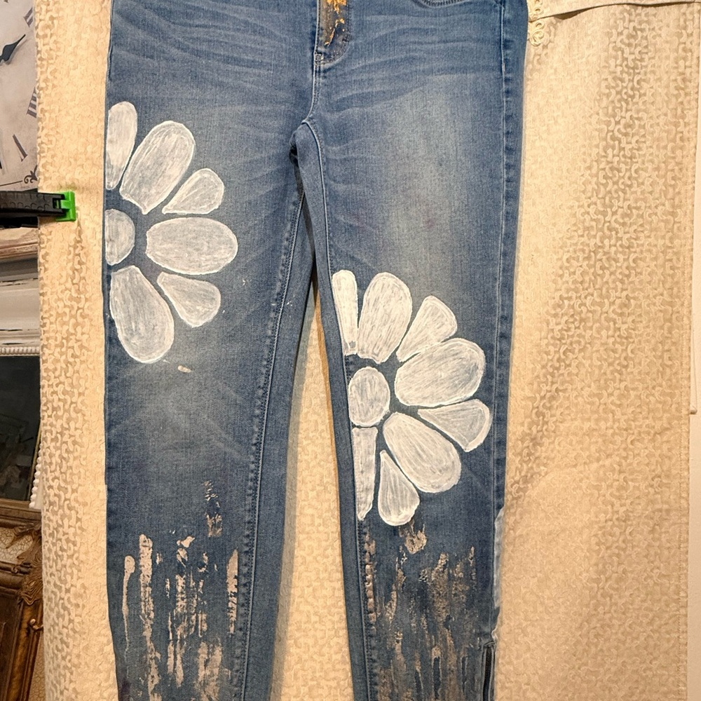 White House Black market hand painted floral jeans/zippered ankle